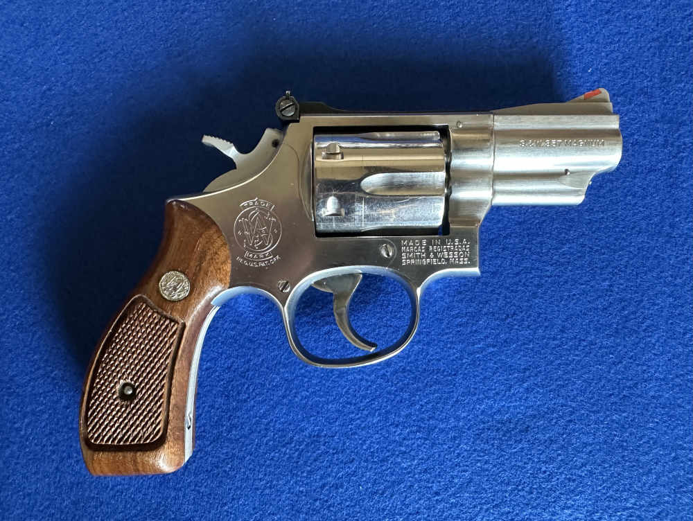 Smith & Wesson mdl.  66-1,  2 1/2" barrel .357 Mag, Stainless, Smooth Trig.-img-1
