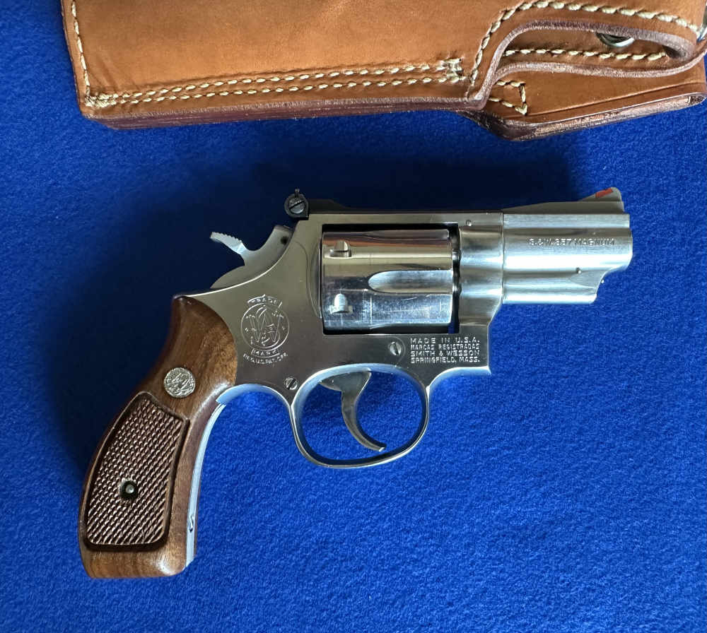 Smith & Wesson mdl.  66-1,  2 1/2" barrel .357 Mag, Stainless, Smooth Trig.-img-3