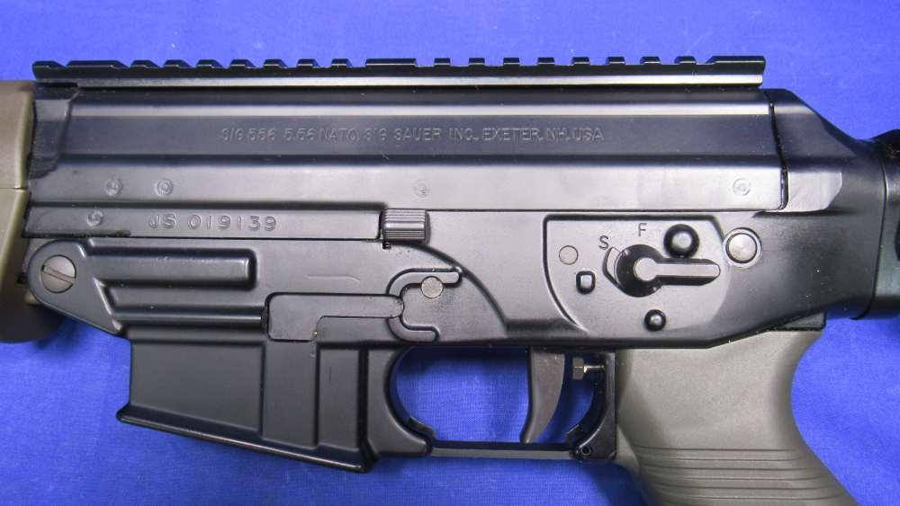 SIG Sauer SIG556 rifle Gas Piston in 5.56 NATO - 16" bbl. & Folding Stock-img-4