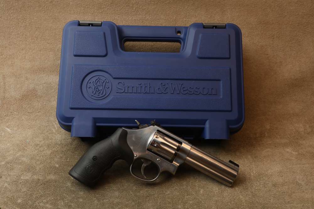 Smith & Wesson Model 617-6 .22 LR 4" 10-Shot Double/Single Action Revolver-img-3