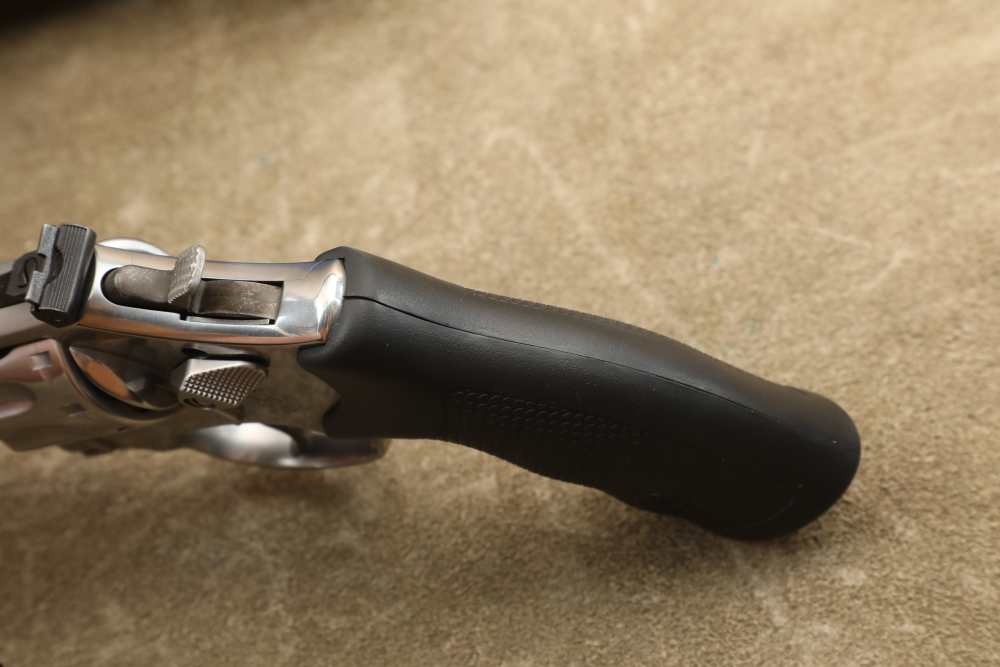 Smith & Wesson Model 617-6 .22 LR 4" 10-Shot Double/Single Action Revolver-img-12