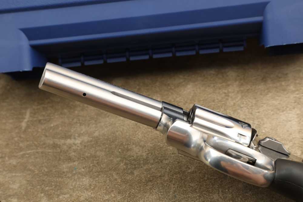 Smith & Wesson Model 617-6 .22 LR 4" 10-Shot Double/Single Action Revolver-img-9