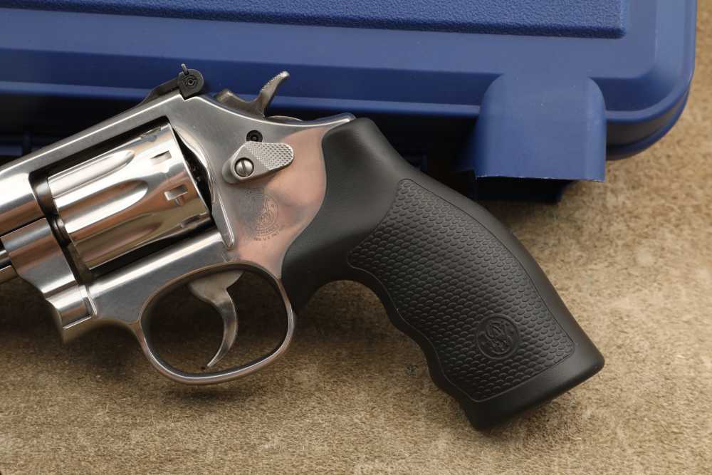 Smith & Wesson Model 617-6 .22 LR 4" 10-Shot Double/Single Action Revolver-img-8
