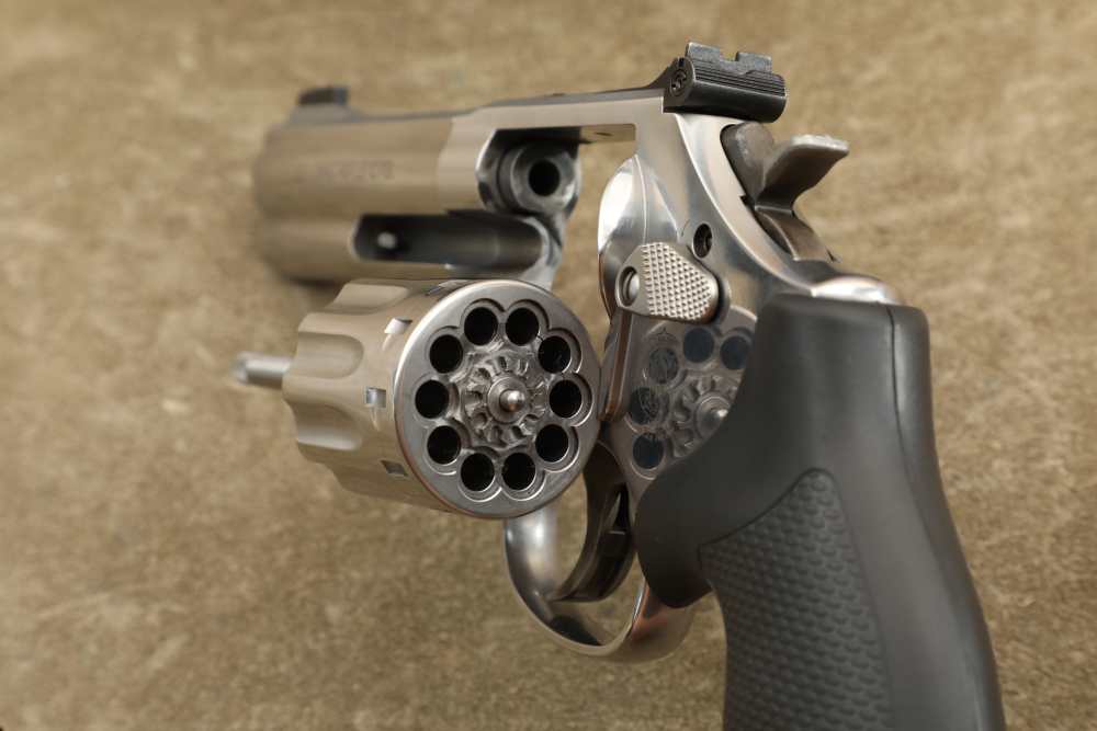 Smith & Wesson Model 617-6 .22 LR 4" 10-Shot Double/Single Action Revolver-img-16