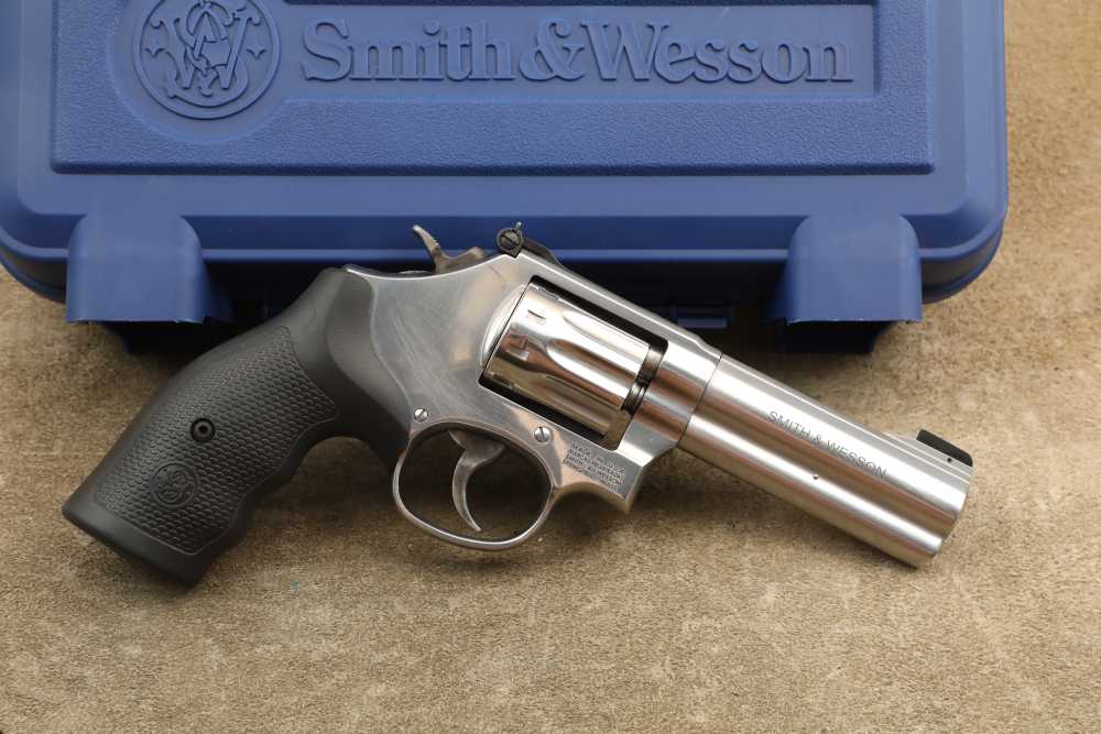 Smith & Wesson Model 617-6 .22 LR 4" 10-Shot Double/Single Action Revolver-img-2
