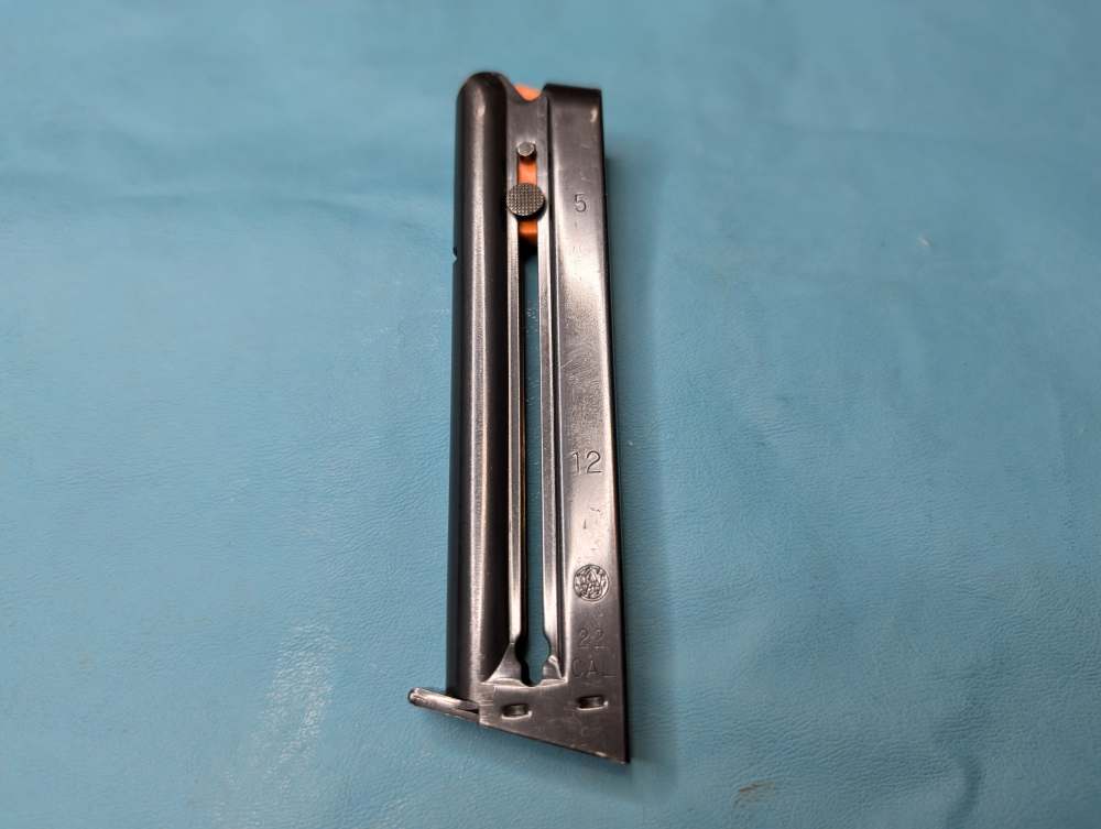 Smith & Wesson Magazine S&W 41, 422, 622, 2206 22 LR 12 Rd Magazine NEW-img-1