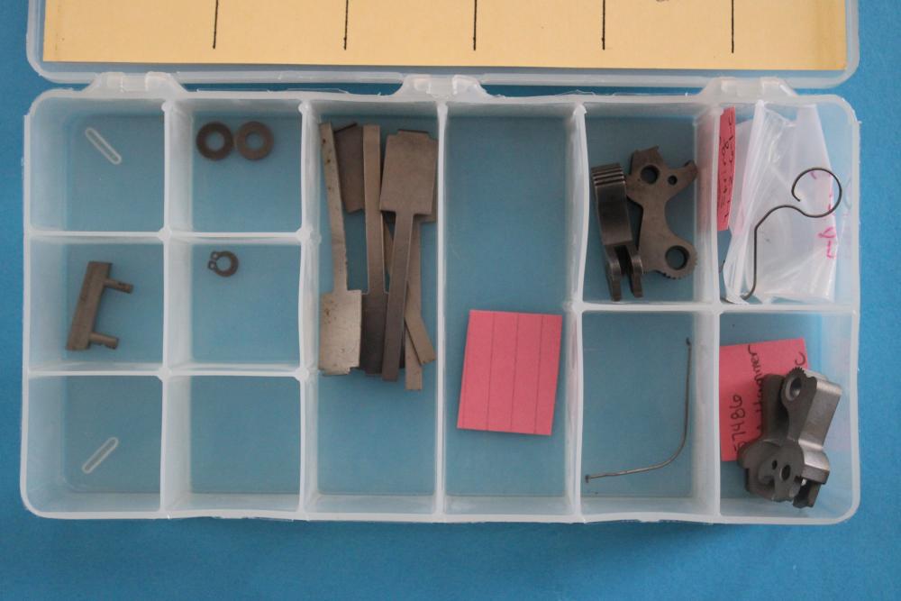 COLT DOUBLE EAGLE FACTORY PARTS LOT – 16 PIECES – HAMMERS, EJECTOR & MORE  -img-1