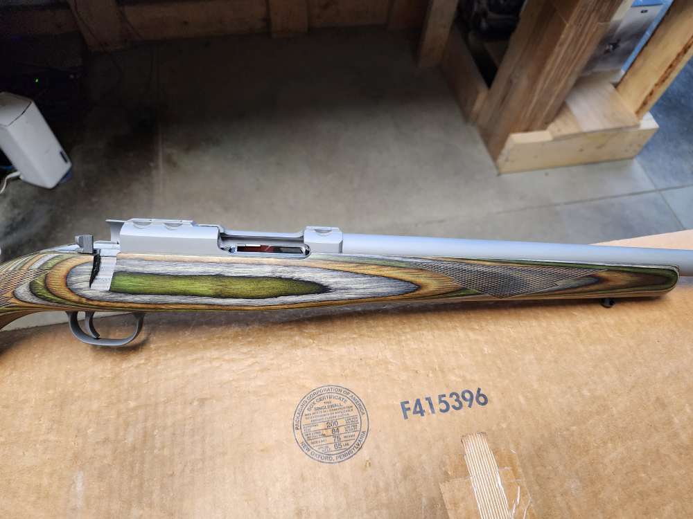 PICS! NEW RUGER M77/22 22 HORNET RIFLE 18.5 THREADED GREEN LAMINATE 77 NIB-img-9