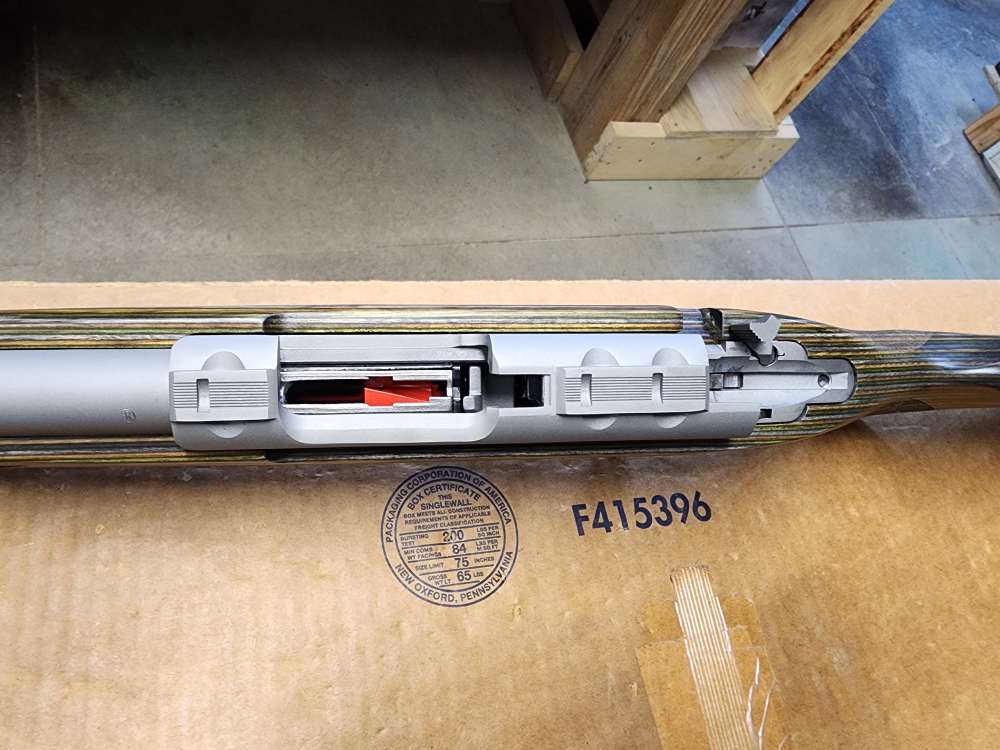 PICS! NEW RUGER M77/22 22 HORNET RIFLE 18.5 THREADED GREEN LAMINATE 77 NIB-img-27
