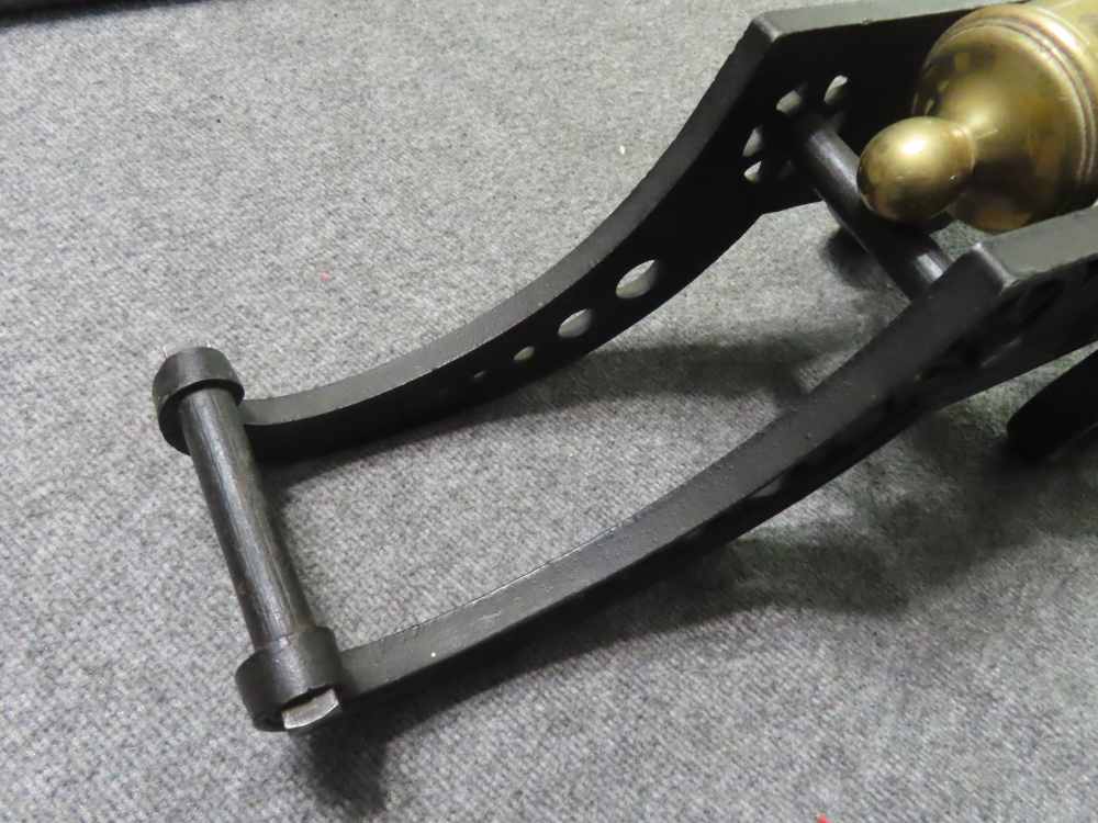ANTIQUE BRASS BARREL .80 CALIBER SALUTE CANNON W/ROLLING CAST IRON CARRIAGE-img-7