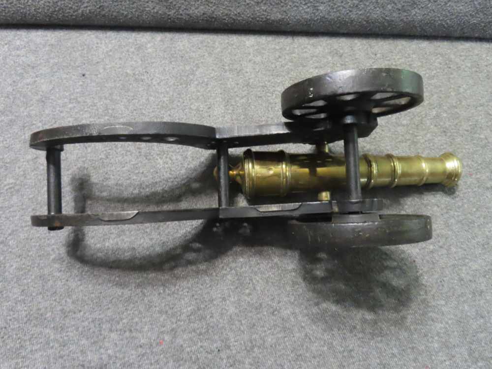ANTIQUE BRASS BARREL .80 CALIBER SALUTE CANNON W/ROLLING CAST IRON CARRIAGE-img-11