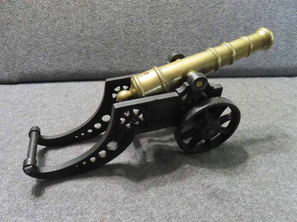 ANTIQUE BRASS BARREL .80 CALIBER SALUTE CANNON W/ROLLING CAST IRON CARRIAGE-img-2