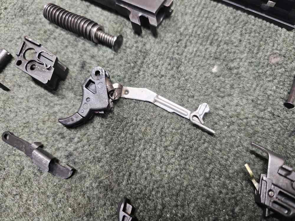 PARTS KIT | USED Smith & Wesson S&W M&P-9 Shield M1.0, M2.0 9mm 3.1" Barrel-img-5