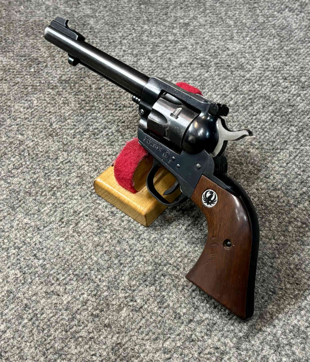 Ruger Single Six made in 1970 convertible with both cyls and boxes -img-7