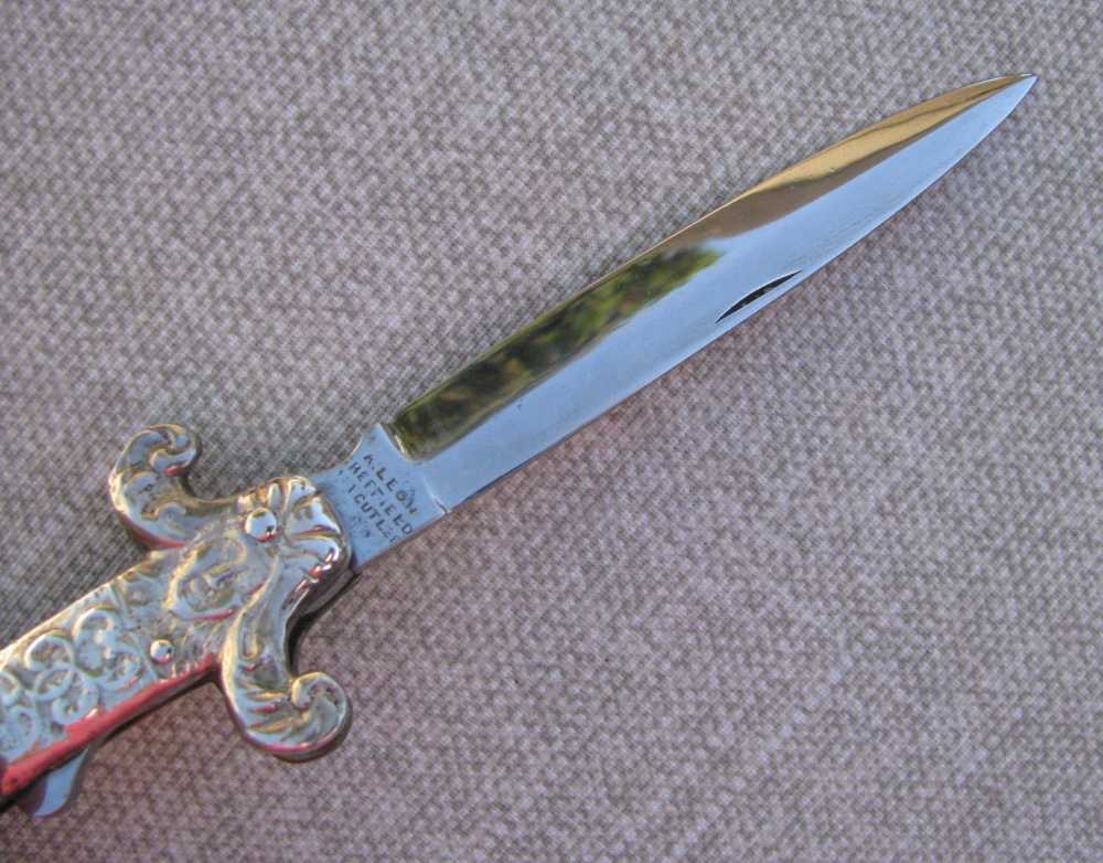 SALE! AMERICAN INDIAN CHIEF IN HEADRESS SHEFFIELD PEARL LOCKBACK DIRK 1830s-img-2