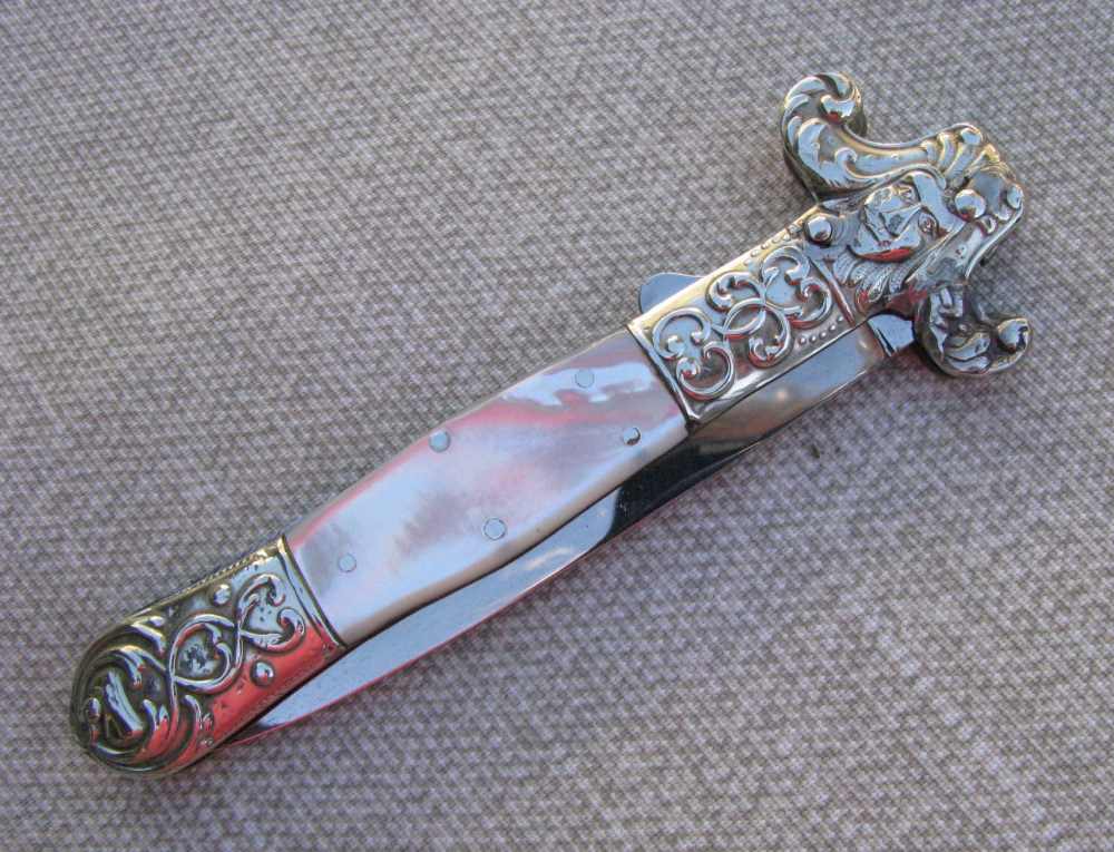 SALE! AMERICAN INDIAN CHIEF IN HEADRESS SHEFFIELD PEARL LOCKBACK DIRK 1830s-img-0