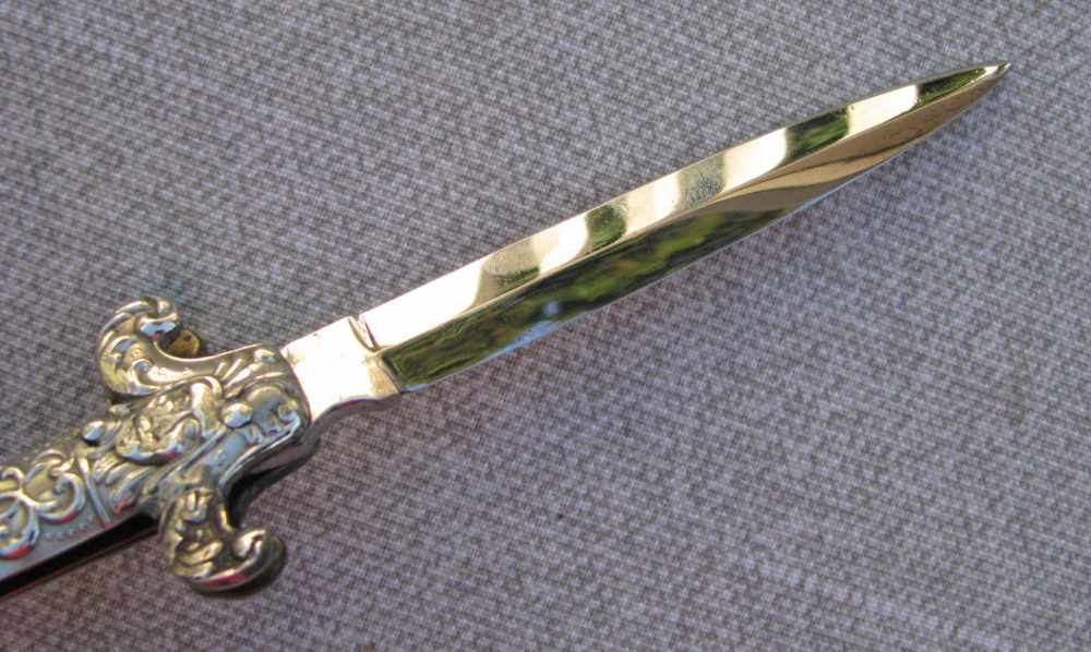 SALE! AMERICAN INDIAN CHIEF IN HEADRESS SHEFFIELD PEARL LOCKBACK DIRK 1830s-img-3