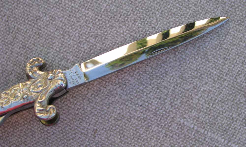 SALE! AMERICAN INDIAN CHIEF IN HEADRESS SHEFFIELD PEARL LOCKBACK DIRK 1830s-img-9