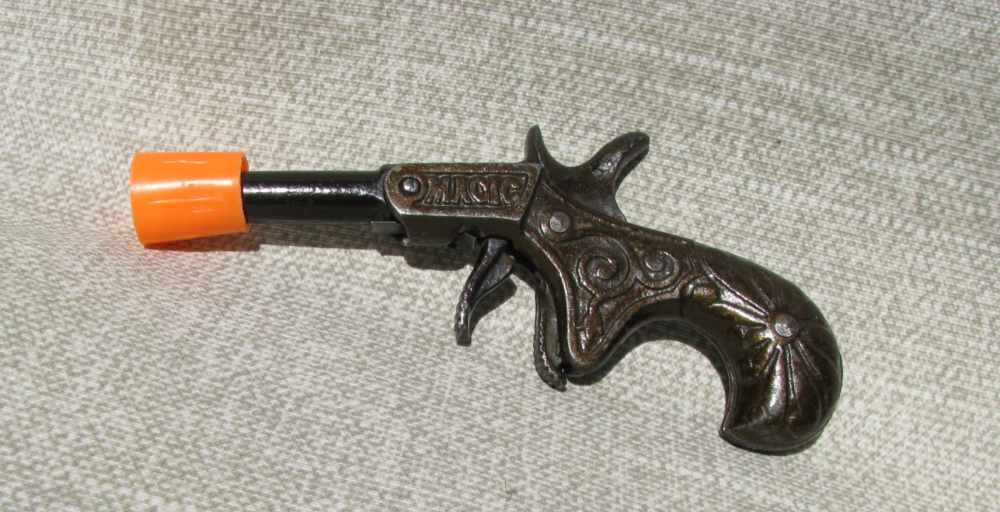 ANTIQUE FINE 1882 TOY CAST IRON CAP.22 R.F. PISTOL BY IVES  4 STAR RATING-img-7