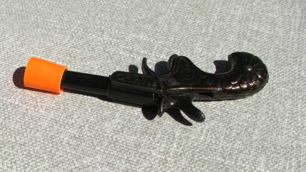 ANTIQUE FINE 1882 TOY CAST IRON CAP.22 R.F. PISTOL BY IVES  4 STAR RATING-img-12