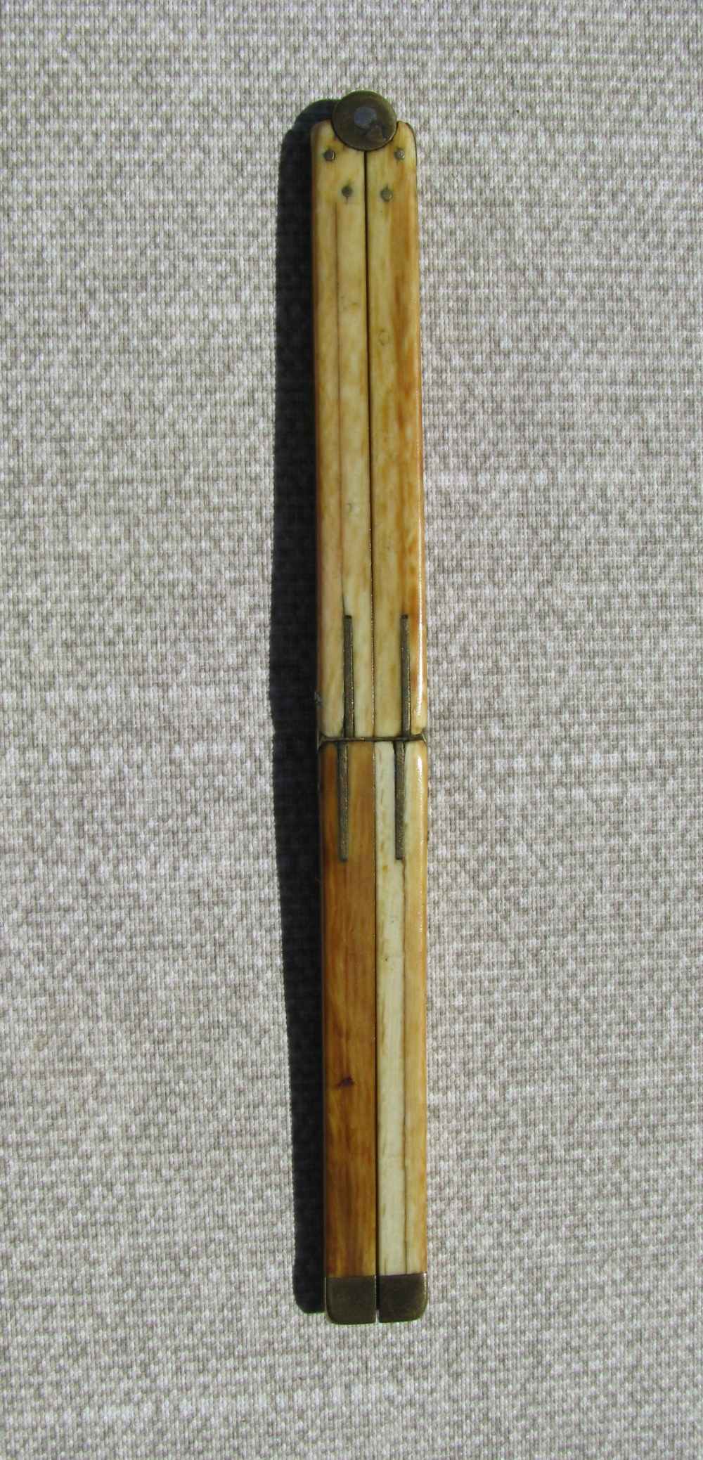FINE ANTIQUE DESIRABLE SMALL HANDMADE 4 PIECE 12" SCRIMSHAWED FOLDING RULER-img-6