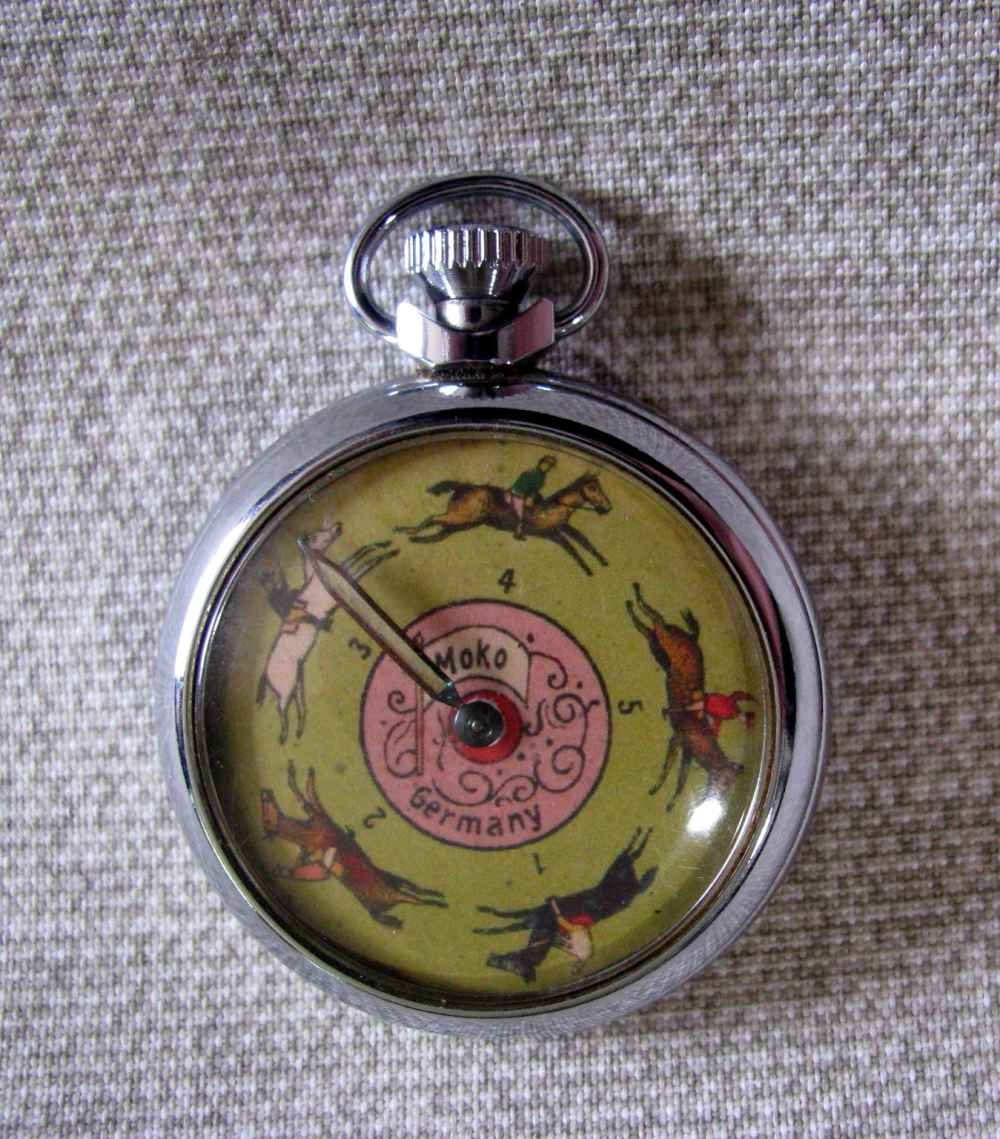 FINE SCARCE VINTAGE MECHANICAL POCKET WATCH SIZE GAMBLING DEVICE RACE HORSE-img-3