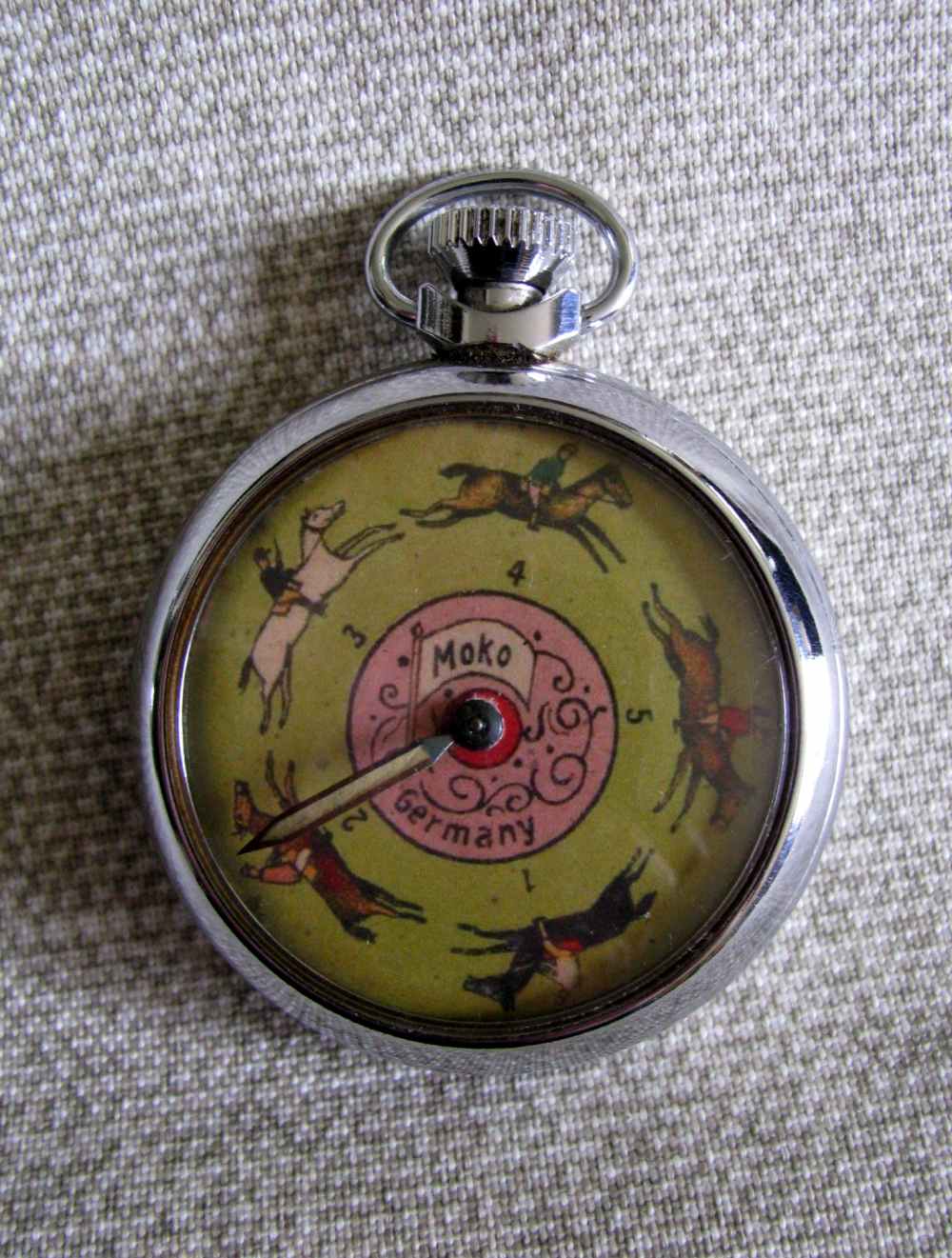FINE SCARCE VINTAGE MECHANICAL POCKET WATCH SIZE GAMBLING DEVICE RACE HORSE-img-0