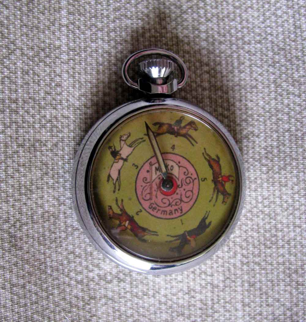 FINE SCARCE VINTAGE MECHANICAL POCKET WATCH SIZE GAMBLING DEVICE RACE HORSE-img-2