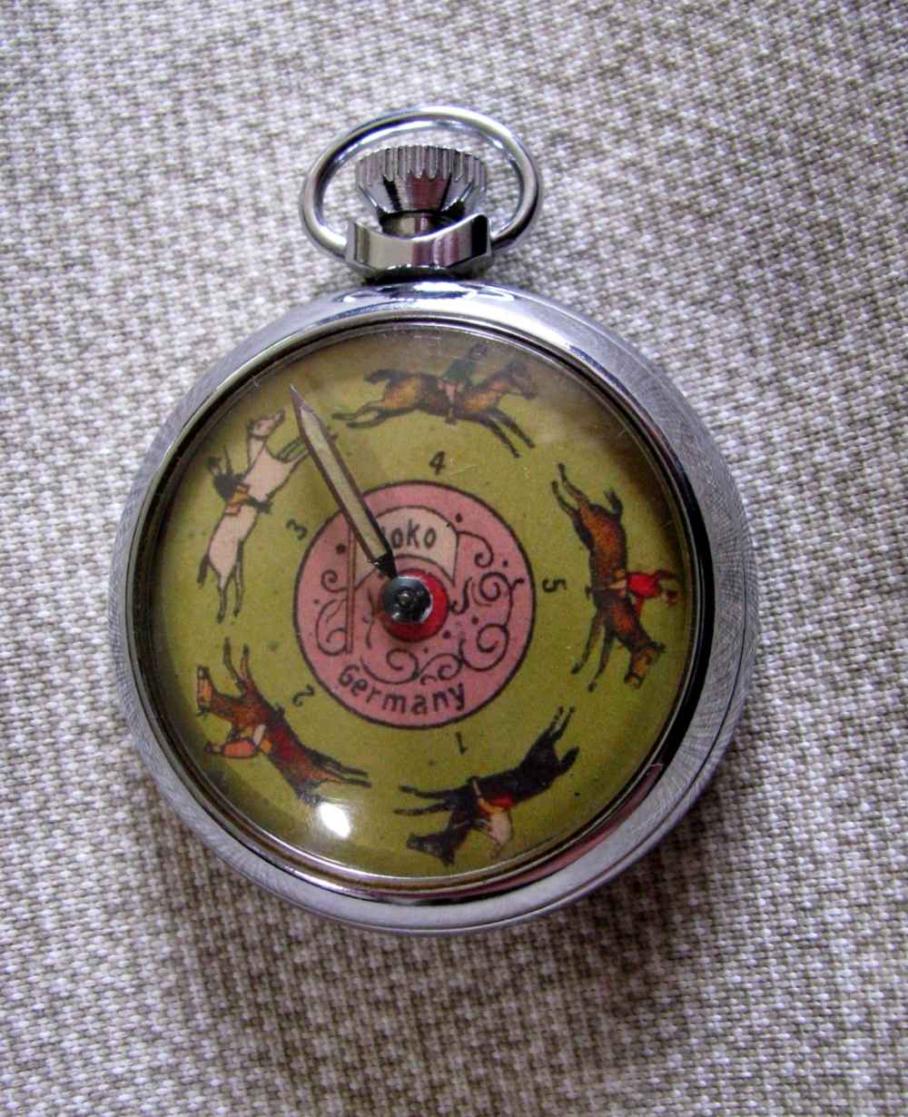 FINE SCARCE VINTAGE MECHANICAL POCKET WATCH SIZE GAMBLING DEVICE RACE HORSE-img-4