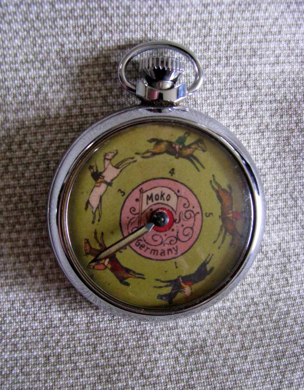FINE SCARCE VINTAGE MECHANICAL POCKET WATCH SIZE GAMBLING DEVICE RACE HORSE-img-1