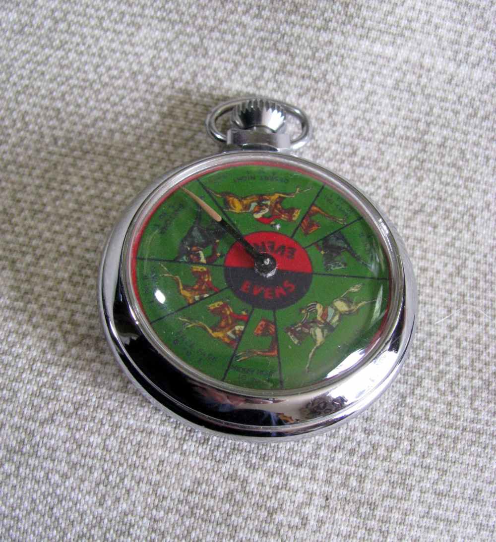 MINTY SCARCE 8 HORSE POCKET WATCH SIZE VINTAGE MECHANICAL GAMBLING DEVICE-img-6