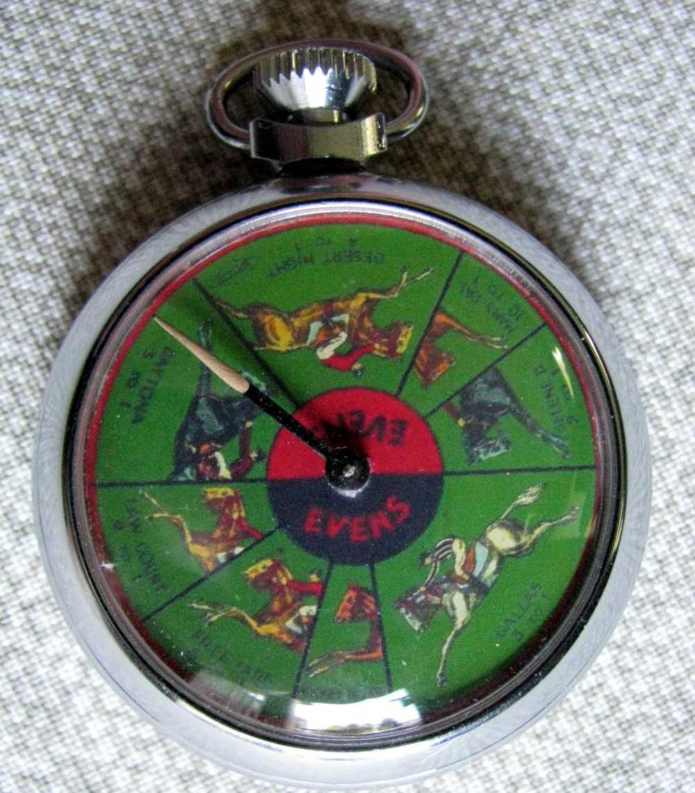 MINTY SCARCE 8 HORSE POCKET WATCH SIZE VINTAGE MECHANICAL GAMBLING DEVICE-img-3