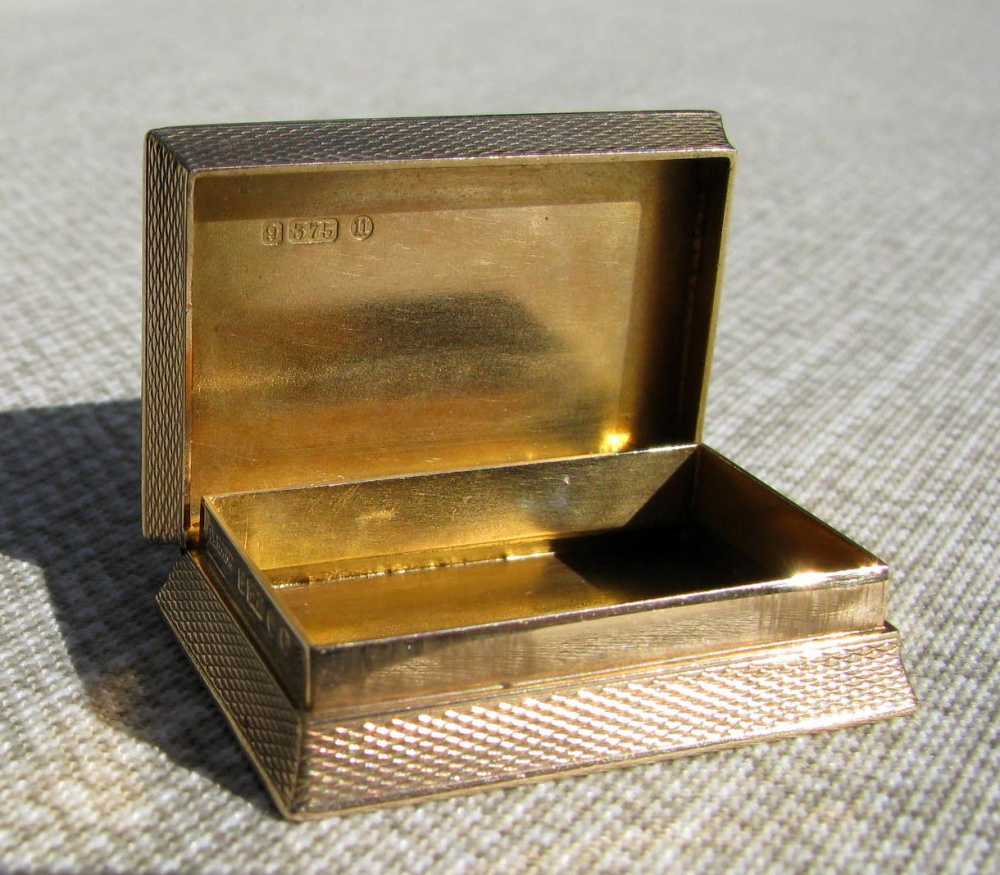  FINE ART DECO 9 KARAT GOLD PILL BOX LUXURY RETAILOR ASPREY LONDON 1935-img-1