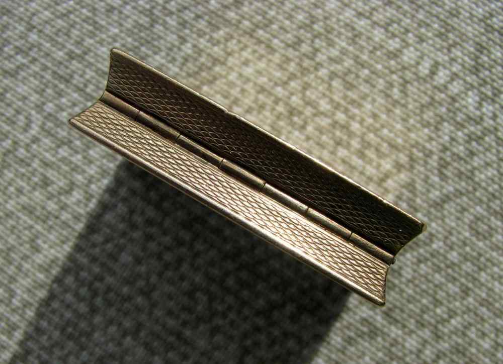  FINE ART DECO 9 KARAT GOLD PILL BOX LUXURY RETAILOR ASPREY LONDON 1935-img-11