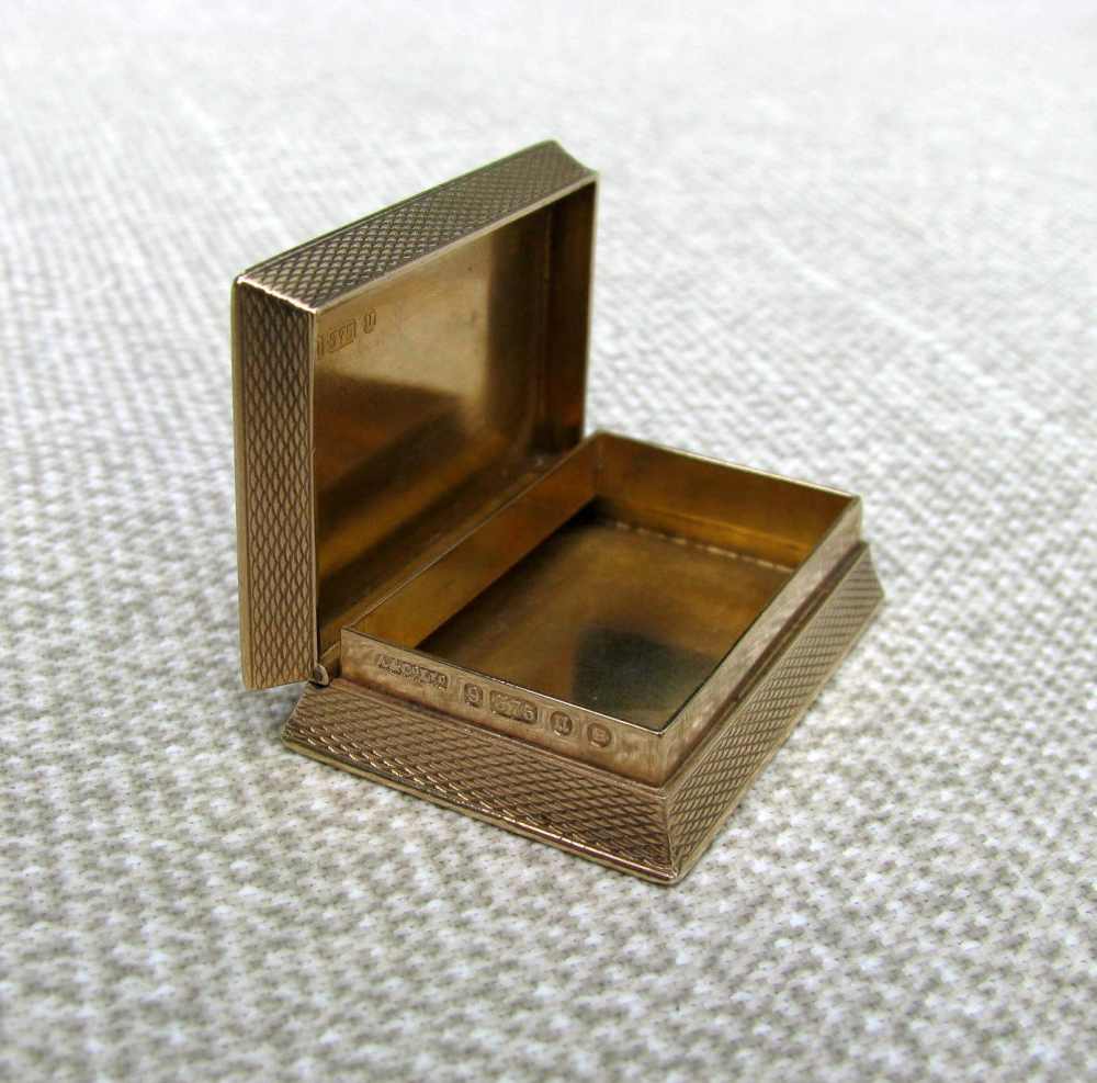  FINE ART DECO 9 KARAT GOLD PILL BOX LUXURY RETAILOR ASPREY LONDON 1935-img-12