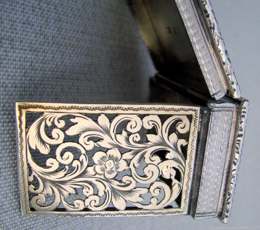 FINE ANTIQUE HANDMADE 1.5 OZ. SILVER/GOLD WASHED/6 HALLMARKS VINAIGARETTE -img-1