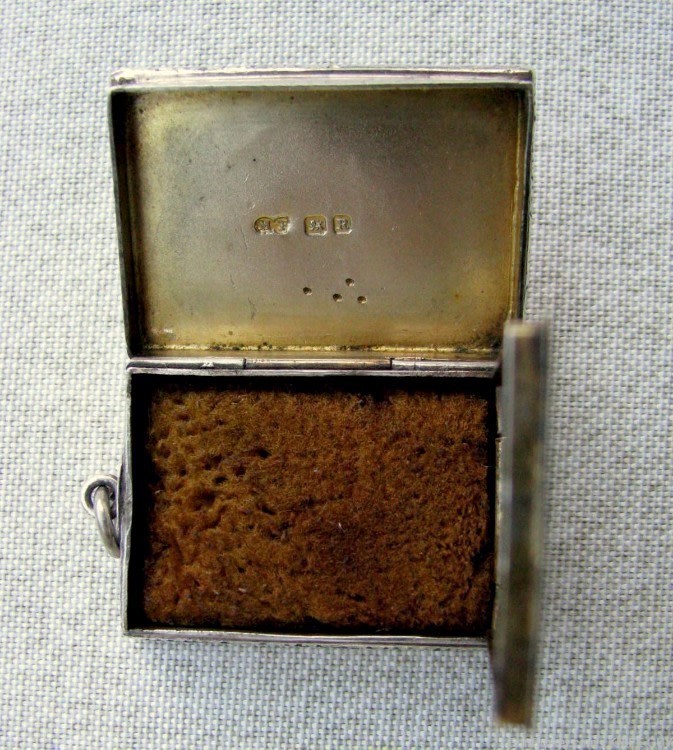 FINE ANTIQUE HANDMADE 1.5 OZ. SILVER/GOLD WASHED/6 HALLMARKS VINAIGARETTE -img-12