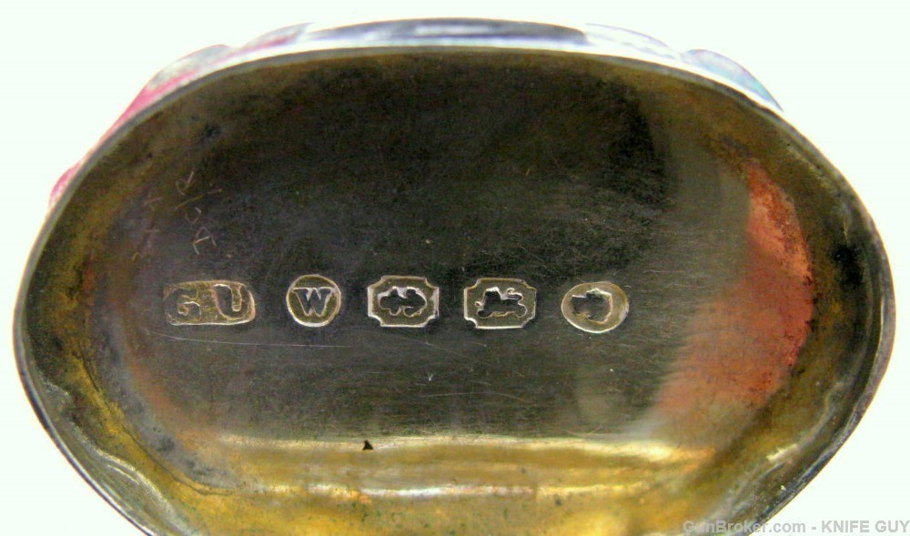 FINE STERLING GOLD GILDED ENGRAVED FANCY SMALL SCENT BOX DATED 1871-img-10
