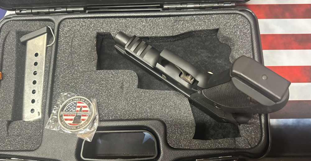 Exceptional Sig Sauer P220 Nightmare Custom Works 45 Auto 1 of 500 -img-6