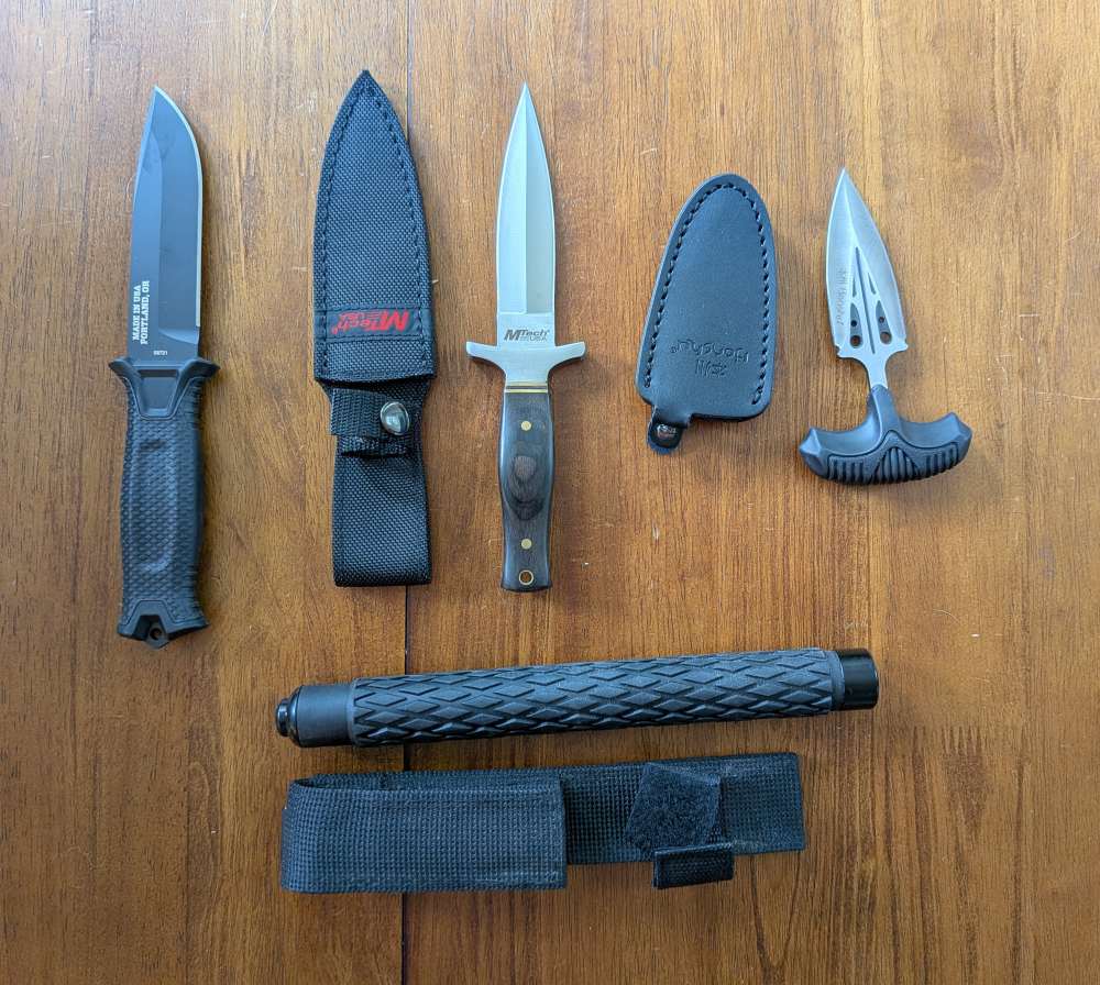 Knife & Expandable Baton Lot (4) – Gerber, MTech, Honshu – Like New-img-0