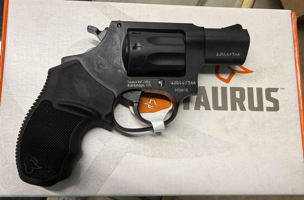 Taurus 942M 22 Magnum Revolver 2" barrel 8 Shot ULTRA-LITE -img-0