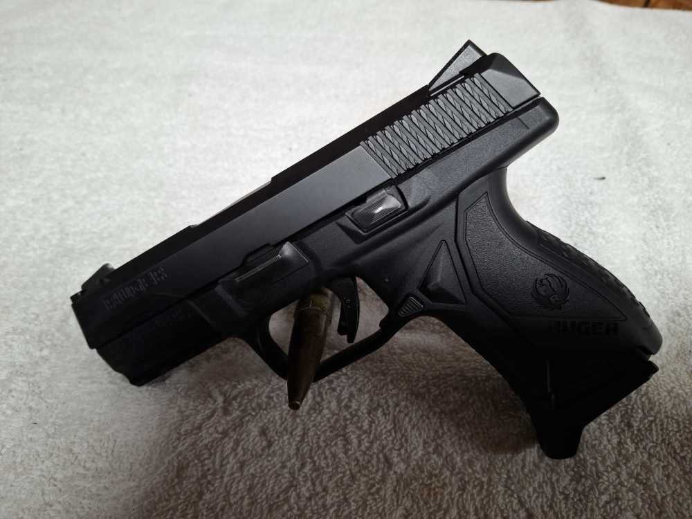 Ruger american 9mm 12+1 mag's-img-1