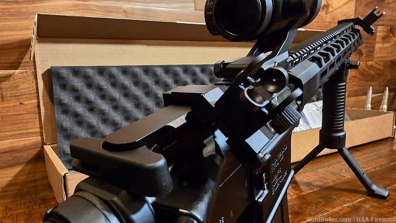 AR 15 5.56 with Red Dot -img-1
