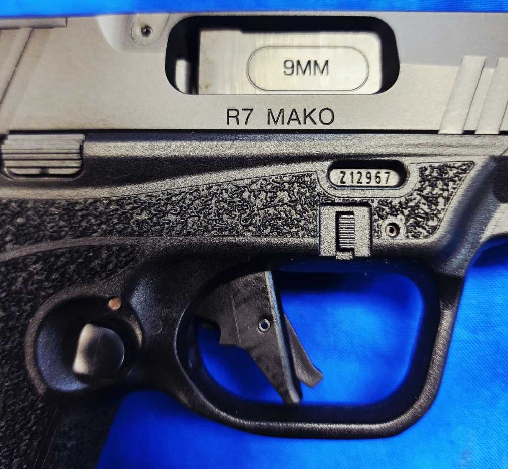 MINT KIMBER R7 MAKO 9MM 3.25" COMPACT TACTICAL BLACK W/MANUAL-img-10