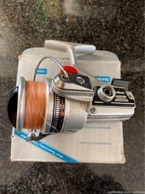 Daiwa Medium Freshwater/Light Saltwater Spinning Reel Fishing 1600c Vintage-img-0