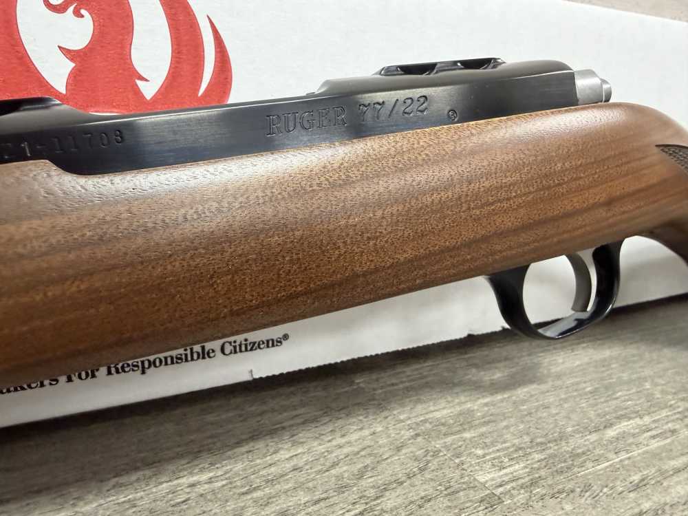 RUGER 77/22 22 HORNET 20" THREADED BARREL WALNUT STOCK 7225 BRAND NEW-img-10