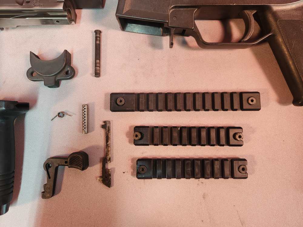 HECKLER & KOCH UMP 45 PARTS KIT USED! PENNY AUCTION!-img-5