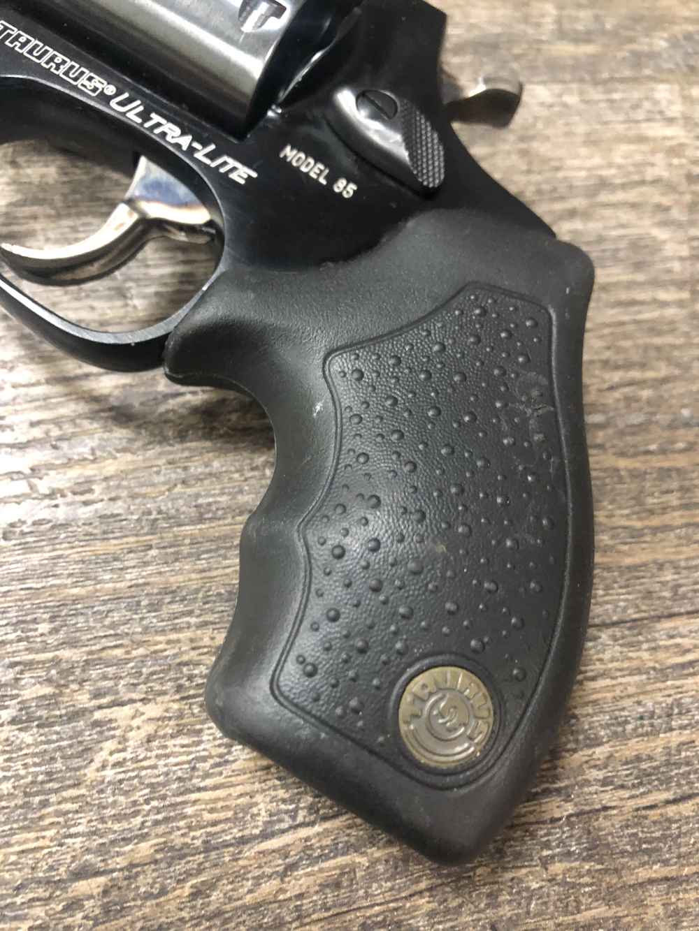 Taurus Model 85 Ultra Lite Revolver Black 5 Shot 38 Special 2" w/ Holster-img-2