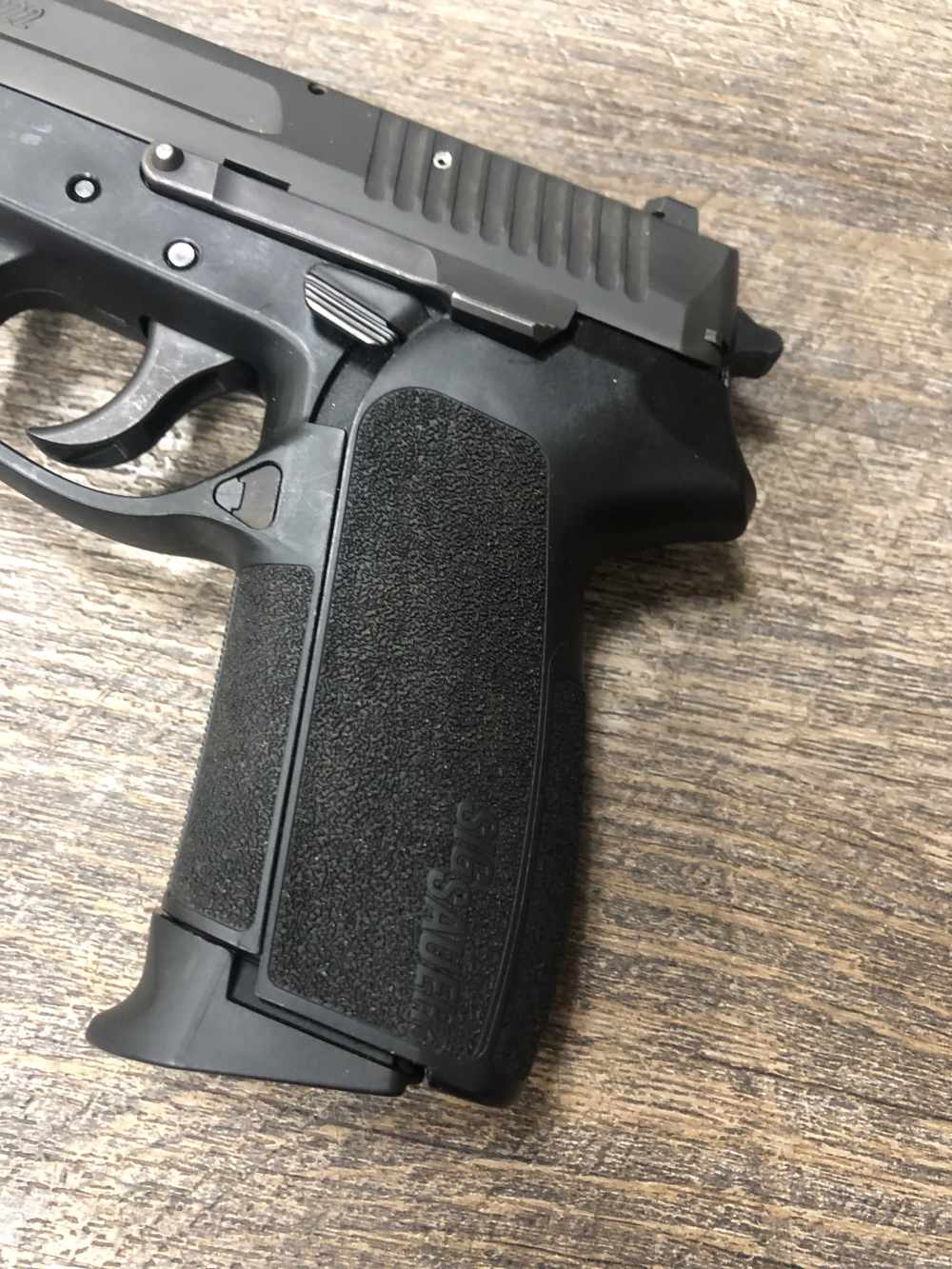 Sig Sauer SP2022 9mm Semi Auto Pistol 3.9" Black w/ One 15 Round Mag-img-3
