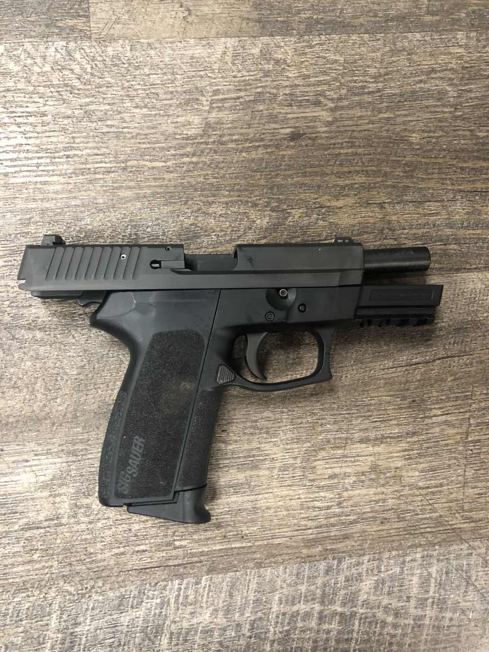Sig Sauer SP2022 9mm Semi Auto Pistol 3.9" Black w/ One 15 Round Mag-img-19